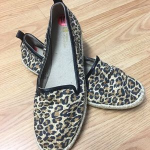 White Mountain leopard print flats